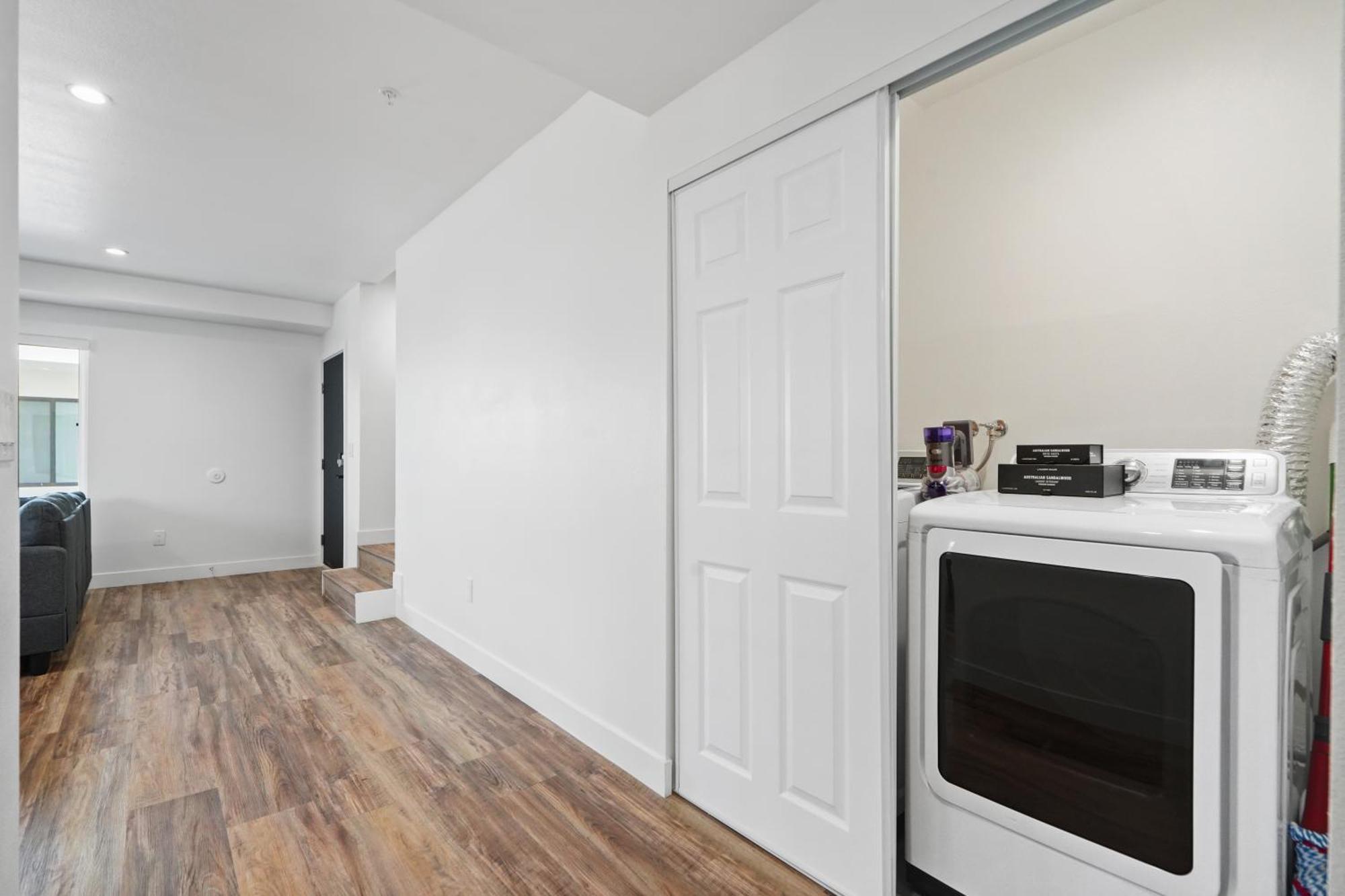 Spacious Bedroom W Shared Bathroom Los Ángeles